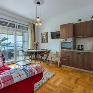 Lucia Apartman