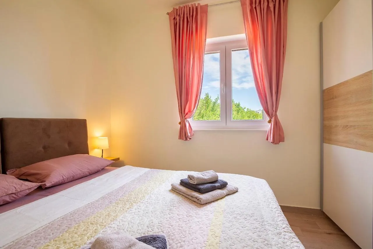 Apartmani Smokovo Jadranovo