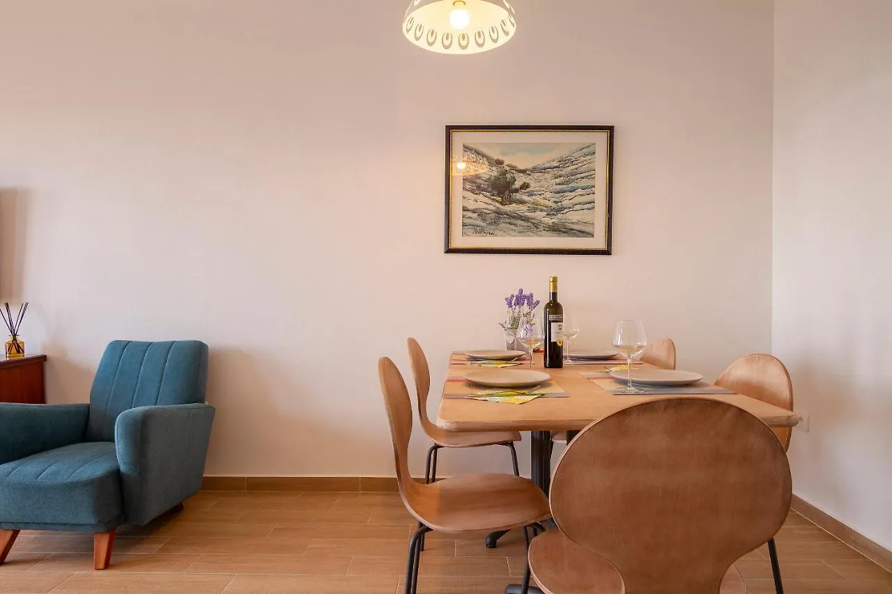 Apartmani Smokovo Jadranovo Lägenhet